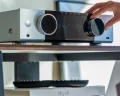 Onkyo-Muse-Y-50-Design-Hand.webp